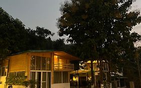 Saraiville- Luxury Riverside Cottages Dehradun Exterior photo