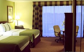 Garden Plaza Hotel Saddle Brook Room photo