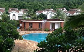 Pool And Garden Facing Apartment In Riviera Foothills Near Baga, Arpora Exterior photo