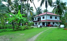 Royal Beach Abode Apartment Kochi Exterior photo