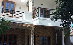 Cukoos Nest Apartment Kochi Exterior photo