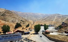 Mzaarviews Chalets Zahle Exterior photo