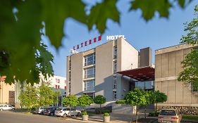 Hotel Laterum Pecs Exterior photo