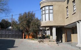 Noble Hearts Bed & Breakfast Bed & Breakfast Maseru Exterior photo