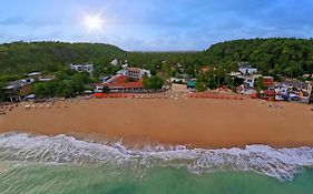 Calamander Unawatuna Beach Hotel Exterior photo