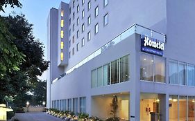 Hometel Chandigarh Exterior photo