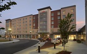 Courtyard By Marriott Muncie At Horizon Convention Center Hotel Exterior photo