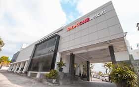 Front One Resort Yogyakarta Exterior photo