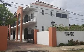 Spanish Dream Hotel Kingston Exterior photo