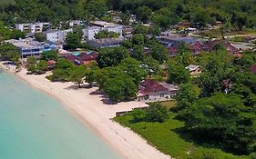 Coral Seas Beach Hotel Negril Exterior photo