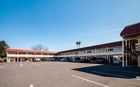 Clarion Inn & Conference Center Winchester Exterior photo