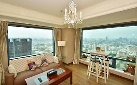 Luxury House Apartment Taichung Exterior photo