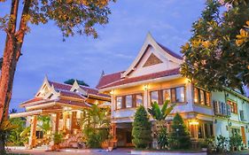 E-Outfitting Vang Thong Hotel Luang Prabang Exterior photo