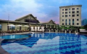 Grand City Hall Hotel & Serviced Residences Medan Exterior photo