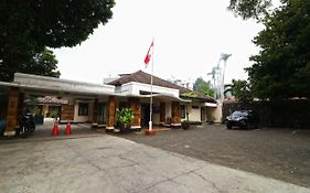 Magnolia Bed & Breakfast Hotel Bandung Exterior photo