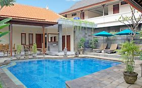 Flamboyan Hotel Kuta  Exterior photo