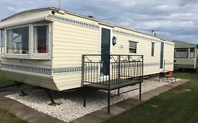 Taylor'S Caravan Holiday'S 8 Berth Hotel Ingoldmells Exterior photo