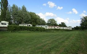 Fenlake Holiday Accommodation Metheringham Exterior photo