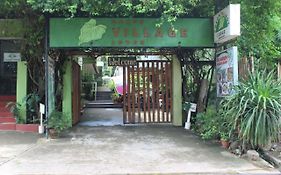 Coron Town Traveller'S Dormitory Hostel Exterior photo