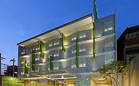 Whiz Hotel Malioboro Yogyakarta Exterior photo