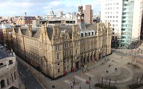 Quebecs Luxury Apartments Leeds  Exterior photo