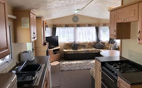 4 Bedroom 10 Berth Caravans With Hot Tub ,Mountain Bikes Tattershall Lakes Exterior photo