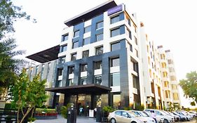 Best Western Premier Almeida Hotel Chandigarh Exterior photo