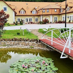 Hotel Magnat Ostrowiec Swietokrzyski Exterior photo