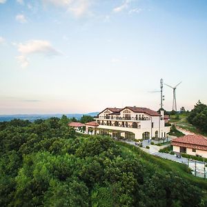 Zaara Estate Hotel Glavan Exterior photo