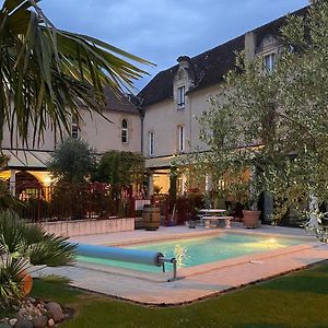 Logis Hostellerie Des Ducs Duras Exterior photo