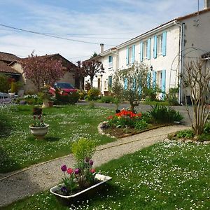 Les Hirondelles Du Paradis 6 Rue Des Oiseaux Bed & Breakfast Beaulieu-sur-Sonnette Exterior photo