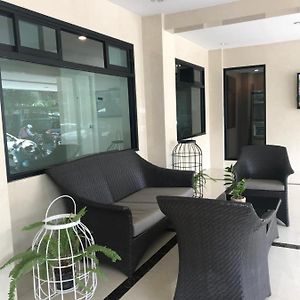 Me Apartment Rangsit Exterior photo