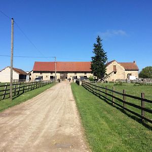 Les Plumes De Fontenailles Bed & Breakfast Martigny-le-Comte Exterior photo