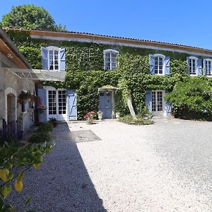 Centre De Bien-Etre Et Ses Chambres D'Hote Villeneuve-de-Riviere Exterior photo