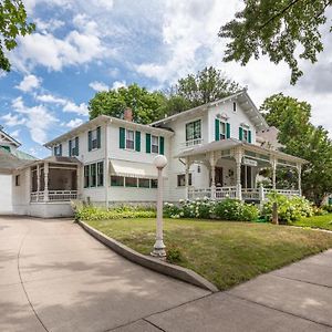 Carriage House Bed & Breakfast Bed & Breakfast Winona Exterior photo