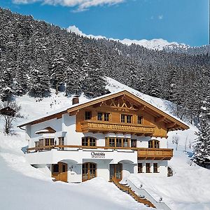 Haus Christaldo Bed & Breakfast Sankt Anton am Arlberg Exterior photo