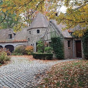 Au Bois Dormant Bed & Breakfast Villers-la-Ville Exterior photo