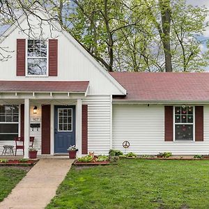 Cozy Cedar Rapids Pad - 2 Blocks To Mercy Care! Villa Exterior photo