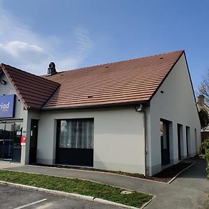 Kyriad Fontenay - Tresigny Hotel Exterior photo