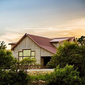 Lakefront Cedar Vale Lodge With Private Boat Dock! Exterior photo