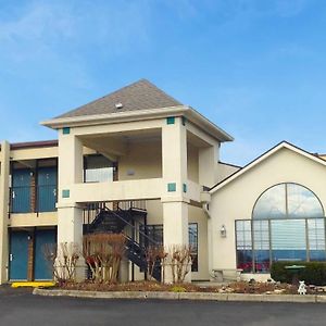 Inn Of Loudon Exterior photo