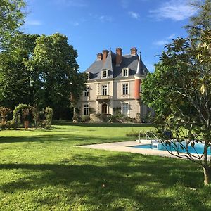 Domaine Du Perrier Bed & Breakfast Sainte-Agathe-la-Bouteresse Exterior photo