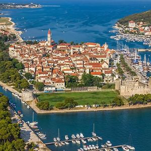 Apartment In Okrug Gornji With Seaview, Balcony, Air Condition, Wifi Trogir Exterior photo