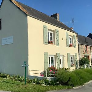 Les Voiles Vertes Bed & Breakfast Moidrey Exterior photo