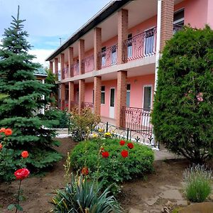 Uutny Dvorik Na Kurortneu Hotel Berdyansk Exterior photo