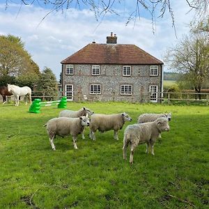 Charlton End - Goodwood Events Bed & Breakfast Chichester Exterior photo