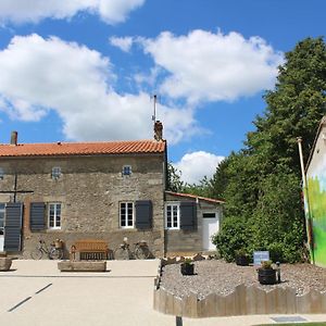 Chambres D'Hotes Logis Charrier Le Petit Bignon Les Epesses Exterior photo