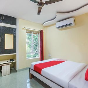 Oyo 62042 Niloy Guest House Jadabpur Exterior photo