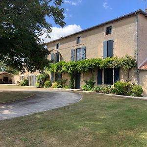 Le Petit Manoir Bed & Breakfast Brux Exterior photo