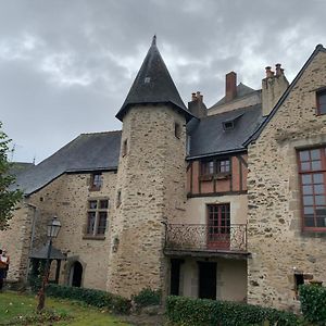 Le Logis Du Vassal Bed & Breakfast Laval  Exterior photo